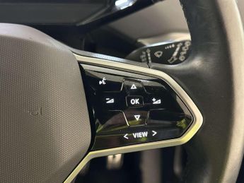 Volkswagen ID.4 Pro 77kWh Family SUV 5dr Electric Auto (174 ps)
