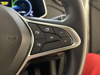 Renault Zoe R135 EV50 52kWh Iconic Hatchback 5dr Electric Auto (Boost Charge