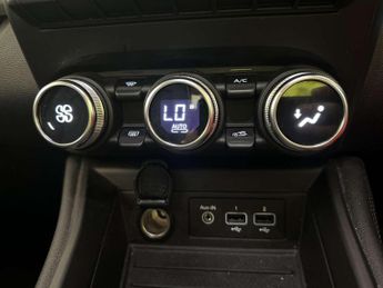 Renault Zoe R135 EV50 52kWh Iconic Hatchback 5dr Electric Auto (Boost Charge