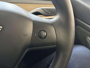 Tesla Model 3 Standard Range Plus Saloon 4dr Electric Auto RWD (241 bhp)