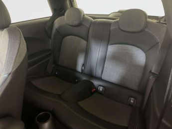 MINI Electric Hatch Cooper SE 32.6kWh Level 2 Hatchback 3dr Electric Auto (184 ps)