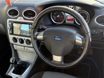 Ford Focus 1.6 Zetec 5dr