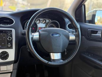 Ford Focus 1.6 Zetec 5dr