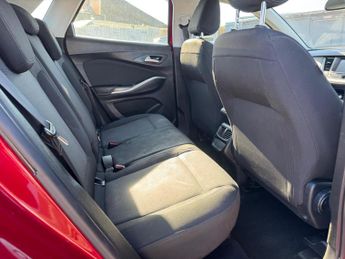 Vauxhall Grandland X 1.2 Turbo SE Auto Euro 6 (s/s) 5dr