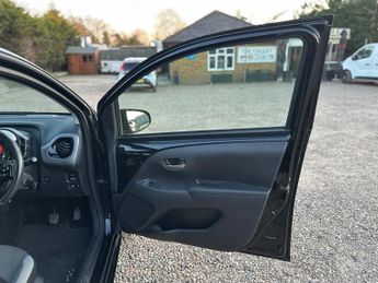 Toyota AYGO 1.0 VVT-i x-play x-shift Euro 6 5dr (Safety Sense)