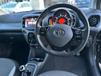 Toyota AYGO 1.0 VVT-i x-play x-shift Euro 6 5dr (Safety Sense)