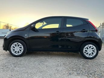 Toyota AYGO 1.0 VVT-i x-play x-shift Euro 6 5dr (Safety Sense)