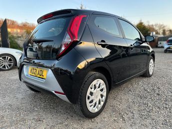Toyota AYGO 1.0 VVT-i x-play x-shift Euro 6 5dr (Safety Sense)