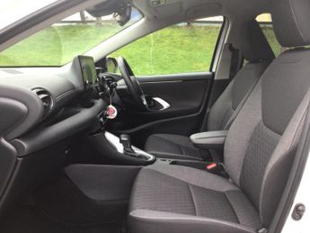 Toyota Yaris 1.5 Hybrid Design 5dr CVT