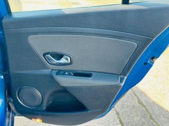 Renault Megane 1.6 16V Expression Euro 5 5dr