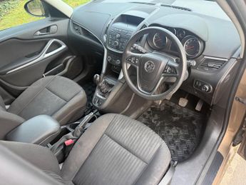 Vauxhall Zafira Tourer 1.4T 16V Exclusiv Euro 5 5dr