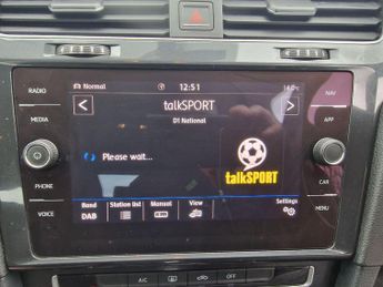 Volkswagen Golf 1.4 TSI BlueMotion Tech SE Nav DSG Euro 6 (s/s) 5dr