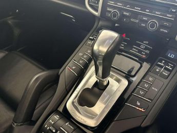 Porsche Cayenne 3.0 TD V6 SUV 5dr Diesel TiptronicS 4WD Euro 6 (s/s) (262 ps)