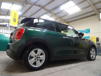 MINI Hatch 1.5 Cooper Auto Euro 6 (s/s) 3dr