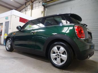 MINI Hatch 1.5 Cooper Auto Euro 6 (s/s) 3dr