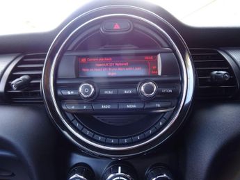 MINI Hatch 1.5 Cooper Auto Euro 6 (s/s) 3dr