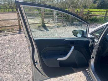 Ford Fiesta 1.4 Titanium 5dr