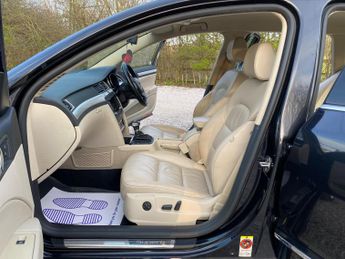 Skoda Superb 2.0 TDI Elegance DSG Euro 5 5dr