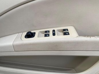 Skoda Superb 2.0 TDI Elegance DSG Euro 5 5dr