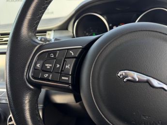 Jaguar E-PACE 2.0 D180 SE Auto AWD Euro 6 (s/s) 5dr
