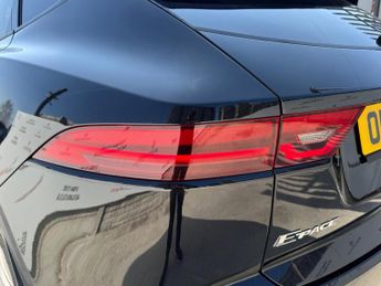 Jaguar E-PACE 2.0 D180 SE Auto AWD Euro 6 (s/s) 5dr