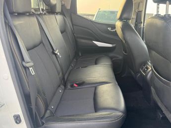 Nissan Navara 2.3 dCi N-Guard Auto 4WD Euro 6 4dr