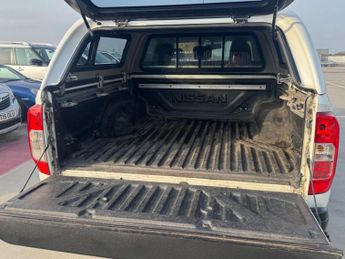 Nissan Navara 2.3 dCi N-Guard Auto 4WD Euro 6 4dr