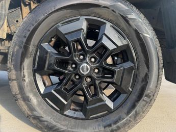 Nissan Navara 2.3 dCi N-Guard Auto 4WD Euro 6 4dr