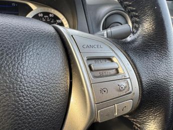 Nissan Navara 2.3 dCi N-Guard Auto 4WD Euro 6 4dr