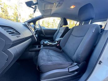 Nissan Leaf 30kWh Acenta Auto 5dr