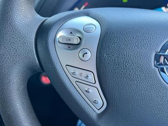 Nissan Leaf 30kWh Acenta Auto 5dr