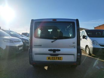 Renault Trafic 1.9 TD dCi SL29 4dr