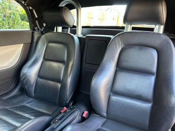 Audi TT 3.2 V6 Roadster DSG quattro 2dr