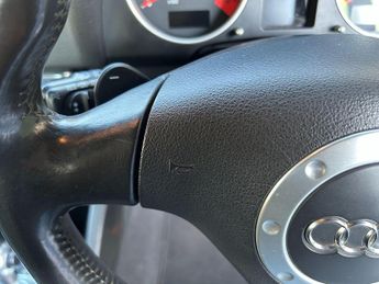 Audi TT 3.2 V6 Roadster DSG quattro 2dr