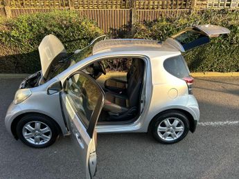Toyota iQ 1.0 VVT-i Multidrive Euro 4 3dr