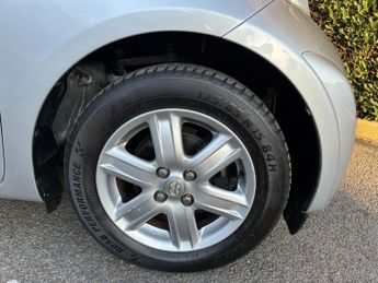 Toyota iQ 1.0 VVT-i Multidrive Euro 4 3dr