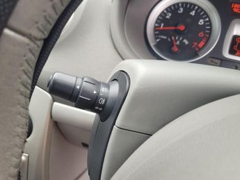 Renault Clio 1.6 VVT Initiale TomTom Auto Euro 4 5dr