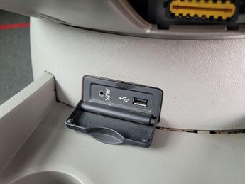 Renault Clio 1.6 VVT Initiale TomTom Auto Euro 4 5dr