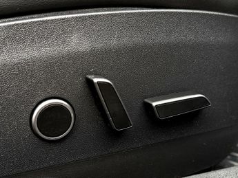 Tesla Model 3 (Dual Motor) Long Range Auto 4WDE 4dr