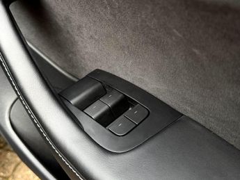 Tesla Model 3 (Dual Motor) Long Range Auto 4WDE 4dr