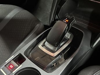 Peugeot E-2008 50kWh Allure Premium Auto 5dr