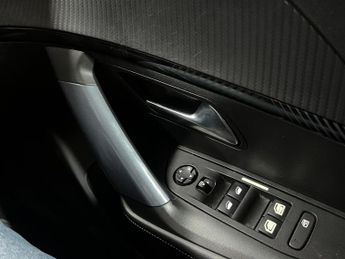 Peugeot E-2008 50kWh Allure Premium Auto 5dr