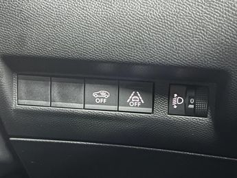 Peugeot E-2008 50kWh Allure Premium Auto 5dr