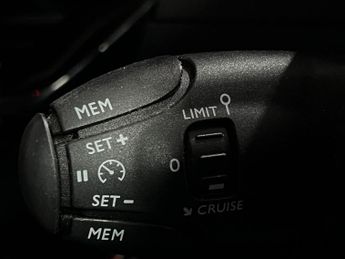 Peugeot E-2008 50kWh Allure Premium Auto 5dr