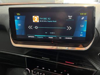 Peugeot E-2008 50kWh Allure Premium Auto 5dr