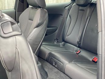 Audi A3 2.0 TDI S line S Tronic Euro 5 (s/s) 3dr