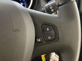 Renault Trafic 2.0 dCi ENERGY 30 Sport Nav Minibus Double Cab 5dr Diesel EDC LW