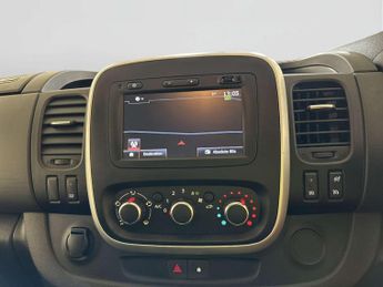 Renault Trafic 2.0 dCi ENERGY 30 Sport Nav Minibus Double Cab 5dr Diesel EDC LW