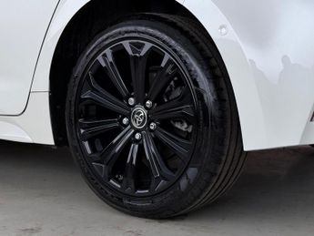 Toyota Corolla 1.8 VVT-h Design CVT Euro 6 (s/s) 5dr