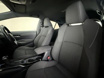 Toyota Corolla 1.8 VVT-h Design CVT Euro 6 (s/s) 5dr